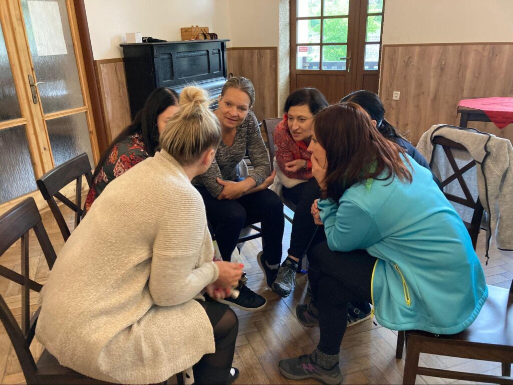 Skupinky a příběhy se rozjíždějí